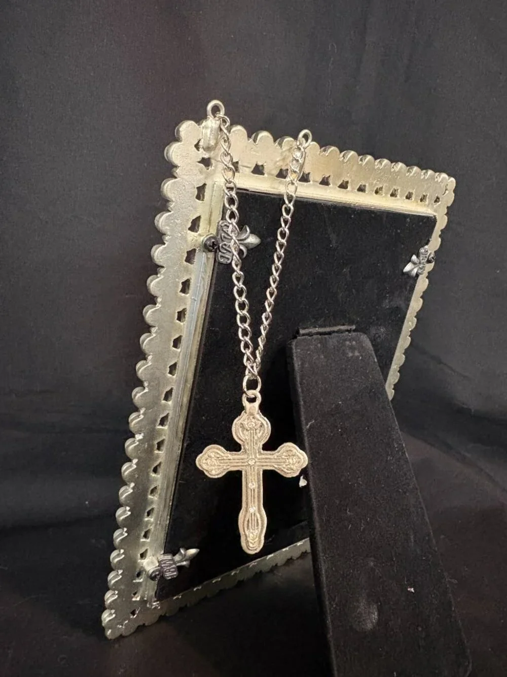 Vintage JBW Berkeley Designs 4x6 Pearl Picture Frame with Attached Silver Cross